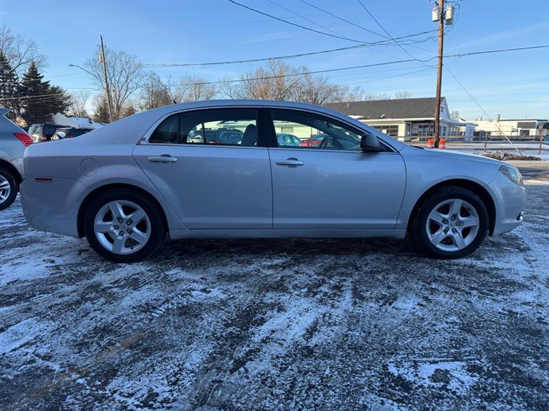 Chevrolet Malibu LS 2011