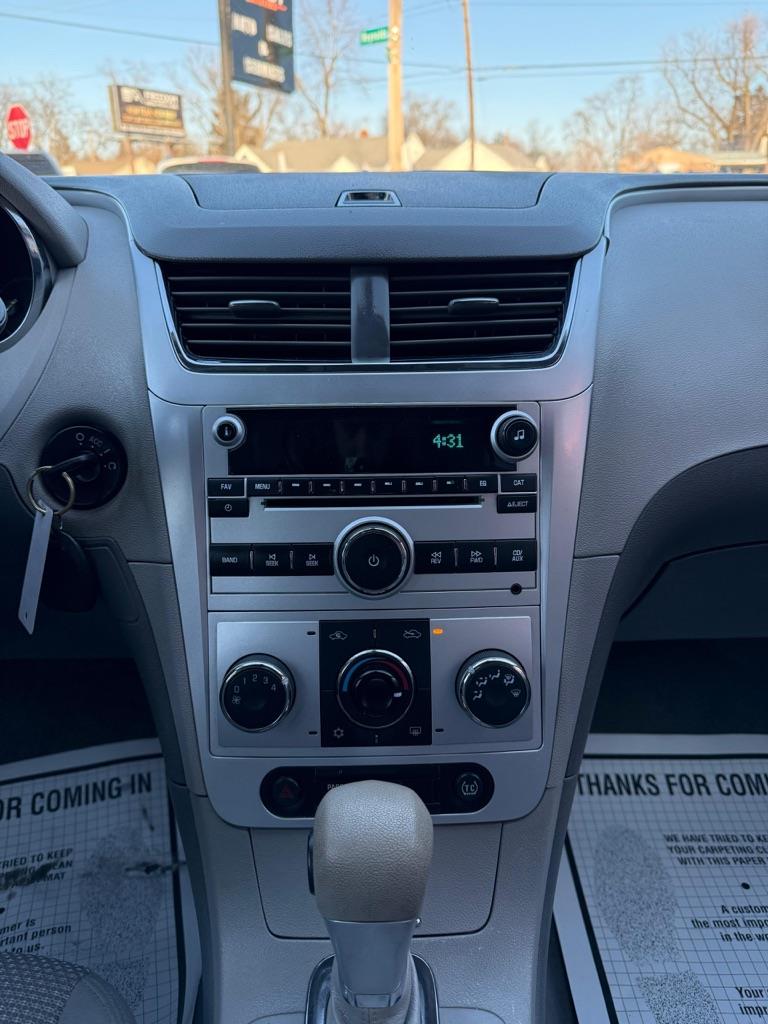 Chevrolet Malibu LS 2011