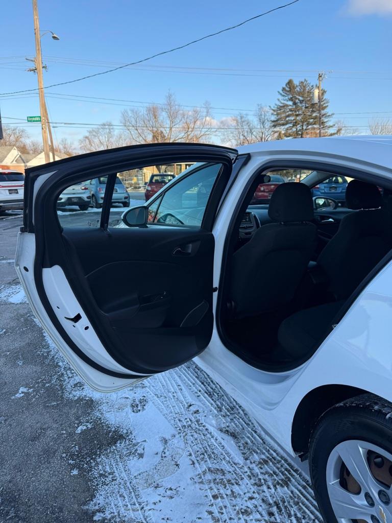 Chevrolet Cruze LS Auto 2017