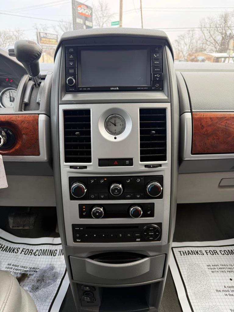 Chrysler Town & Country Touring 2009