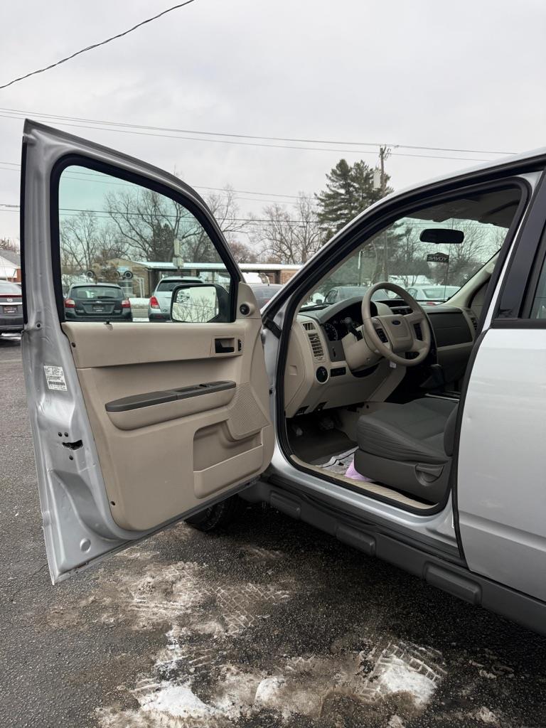Ford Escape XLS FWD 2012