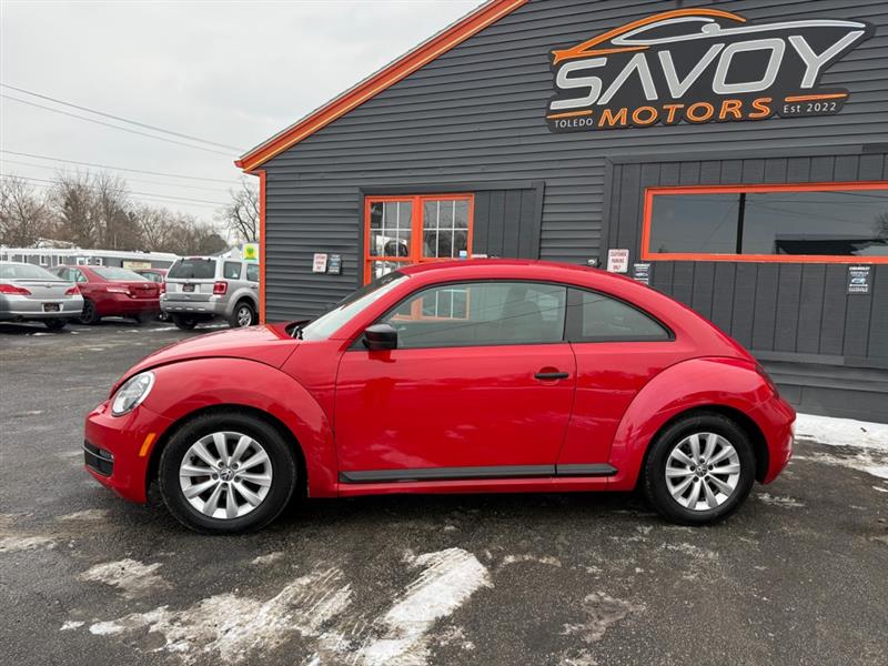 Volkswagen Beetle 2.5L w/Sunroof Sound & Nav 2013