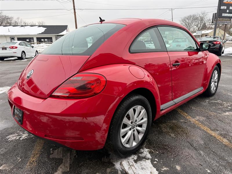 Volkswagen Beetle 2.5L w/Sunroof Sound & Nav 2013