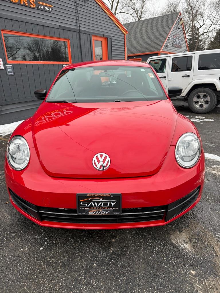 Volkswagen Beetle 2.5L w/Sunroof Sound & Nav 2013