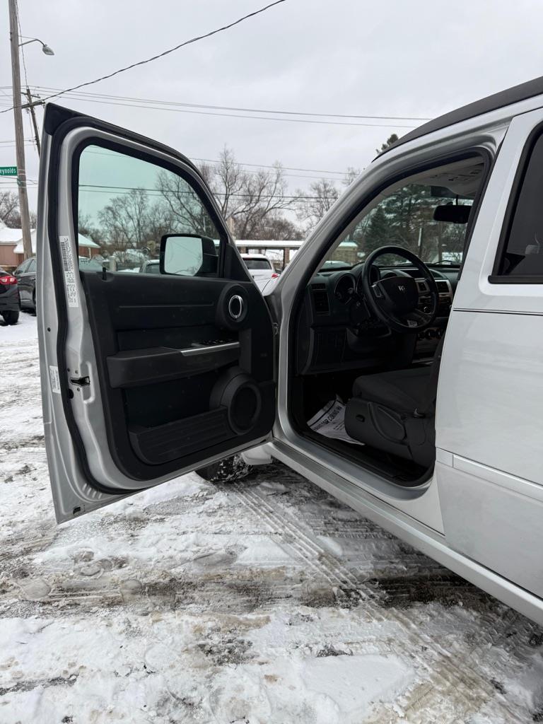 Dodge Nitro SXT 2WD 2011