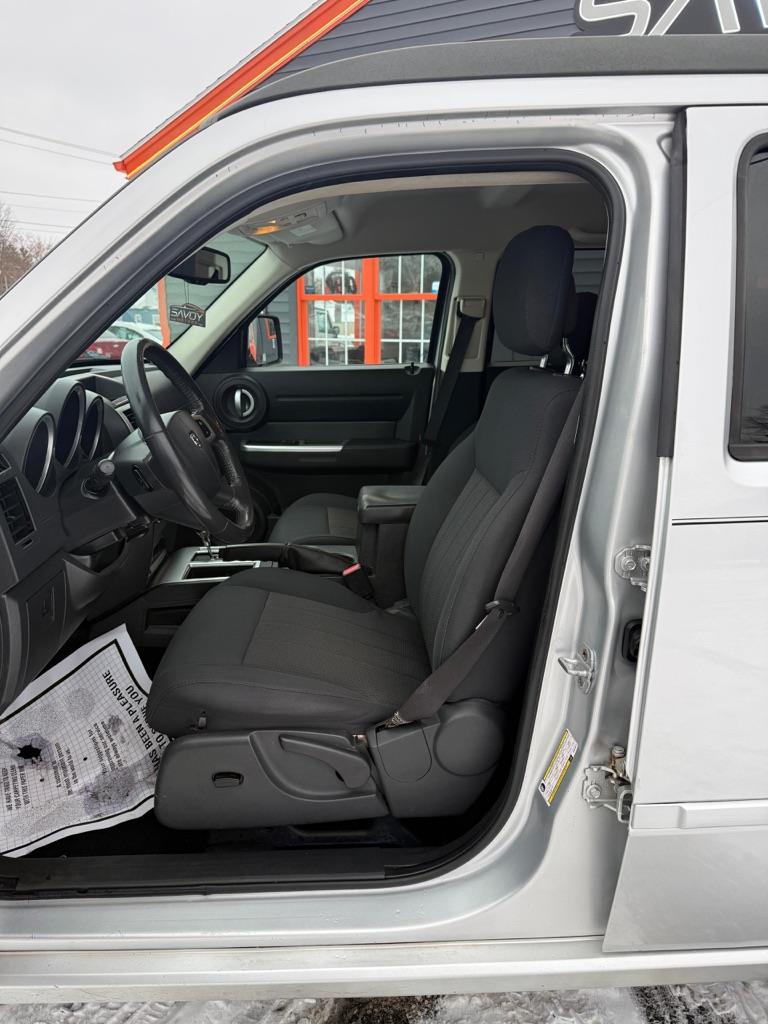 Dodge Nitro SXT 2WD 2011