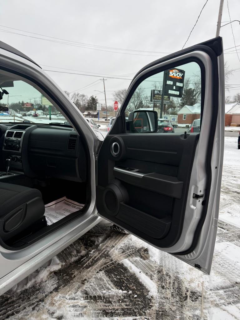 Dodge Nitro SXT 2WD 2011