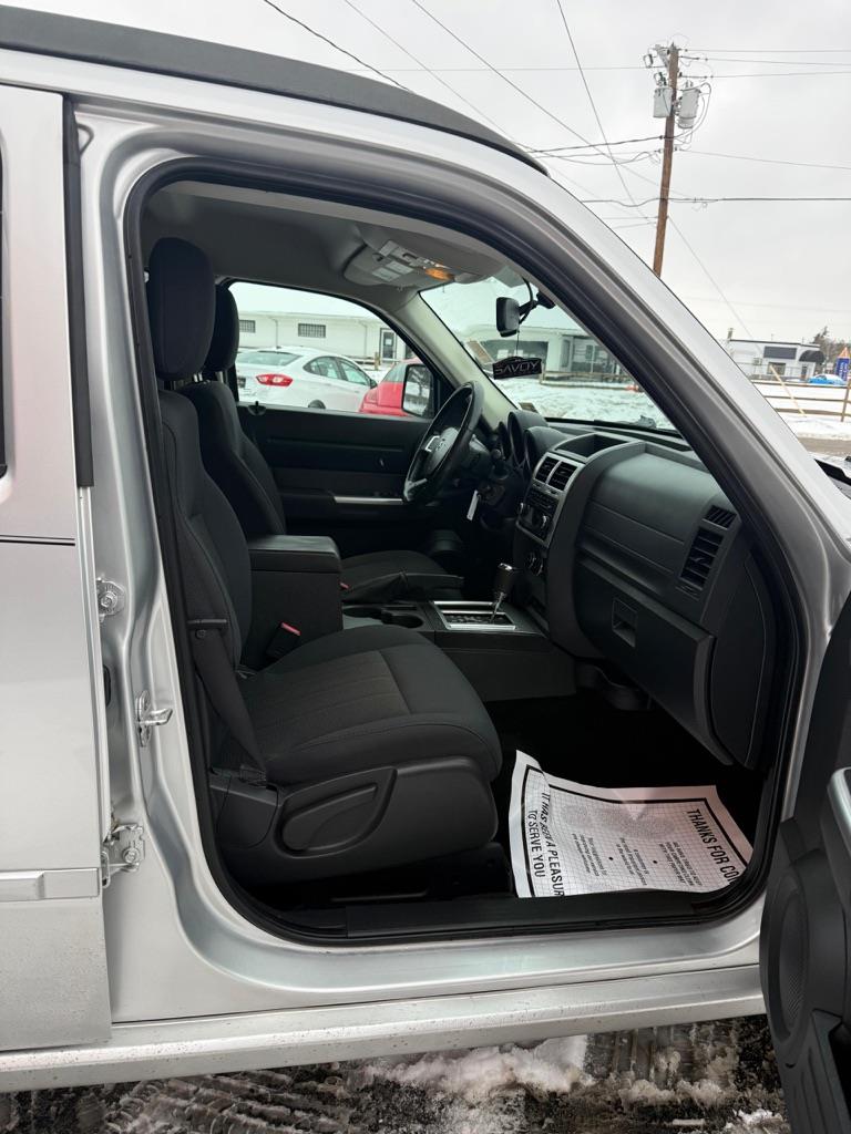 Dodge Nitro SXT 2WD 2011