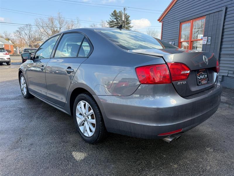 Volkswagen Jetta SE 2012