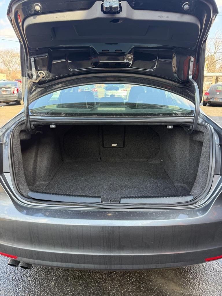 Volkswagen Jetta SE 2012