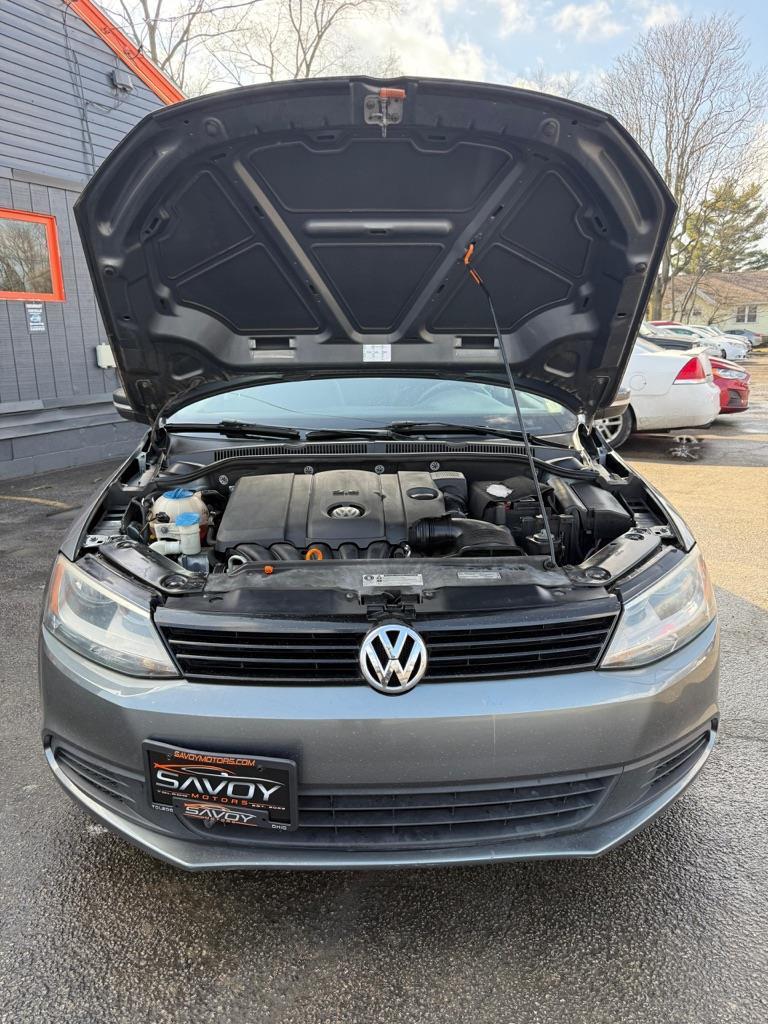 Volkswagen Jetta SE 2012