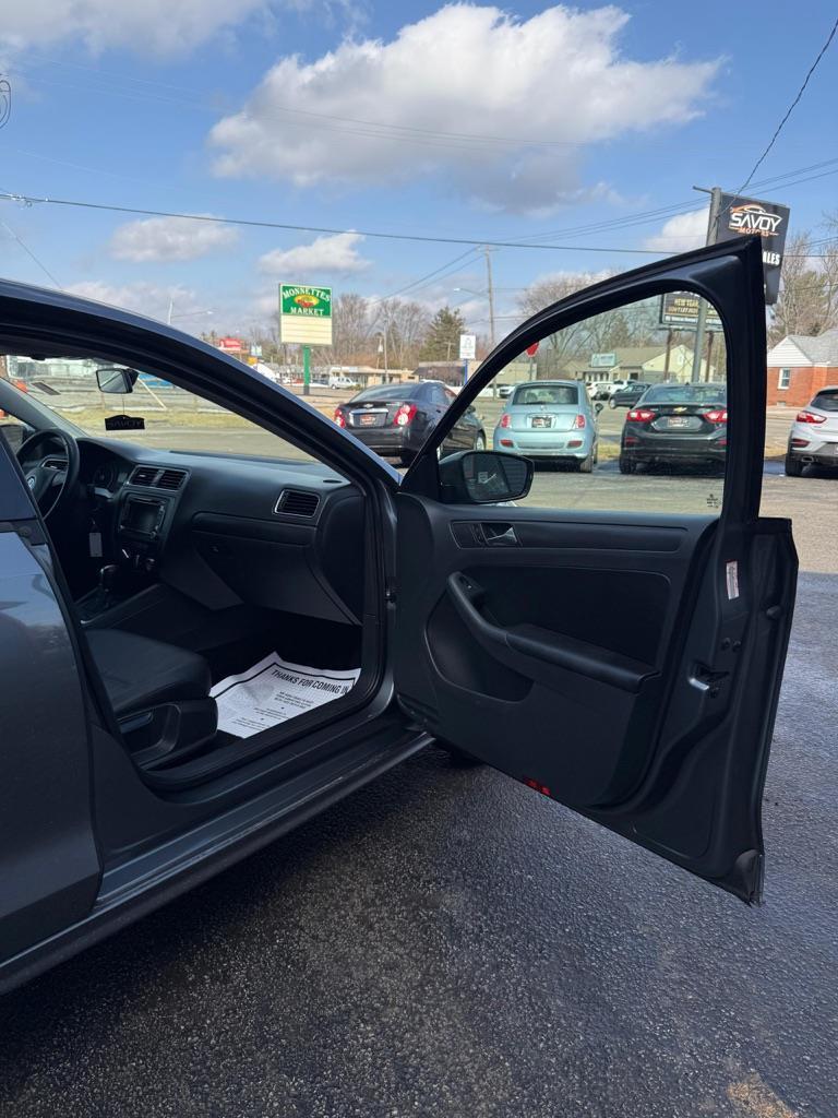 Volkswagen Jetta SE 2012