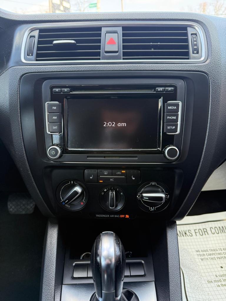 Volkswagen Jetta SE 2012