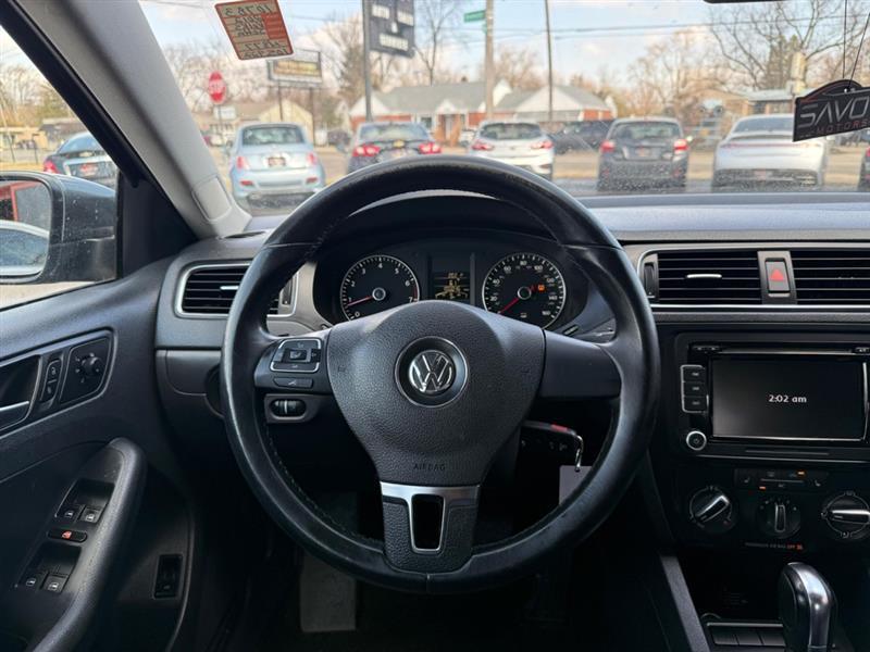 Volkswagen Jetta SE 2012
