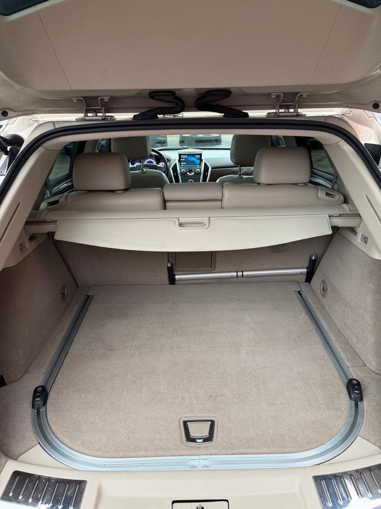 Cadillac SRX Luxury 2012