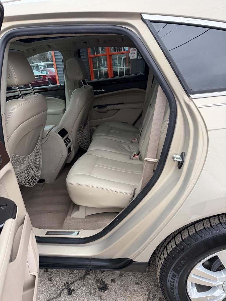 Cadillac SRX Luxury 2012