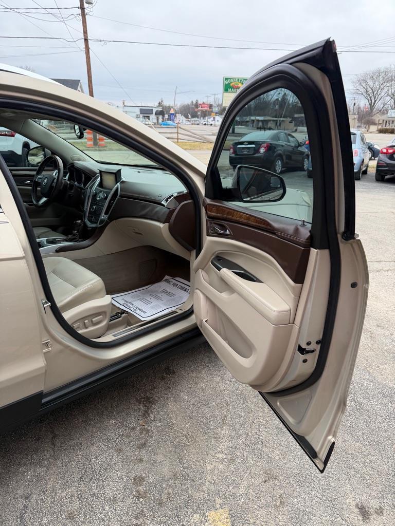 Cadillac SRX Luxury 2012