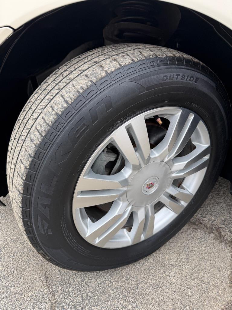 Cadillac SRX Luxury 2012