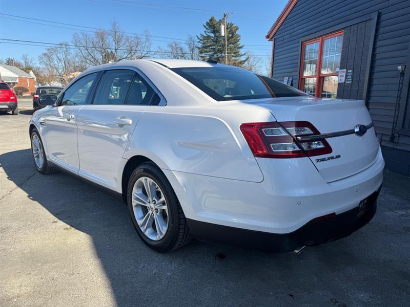 Ford Taurus SEL FWD 2016
