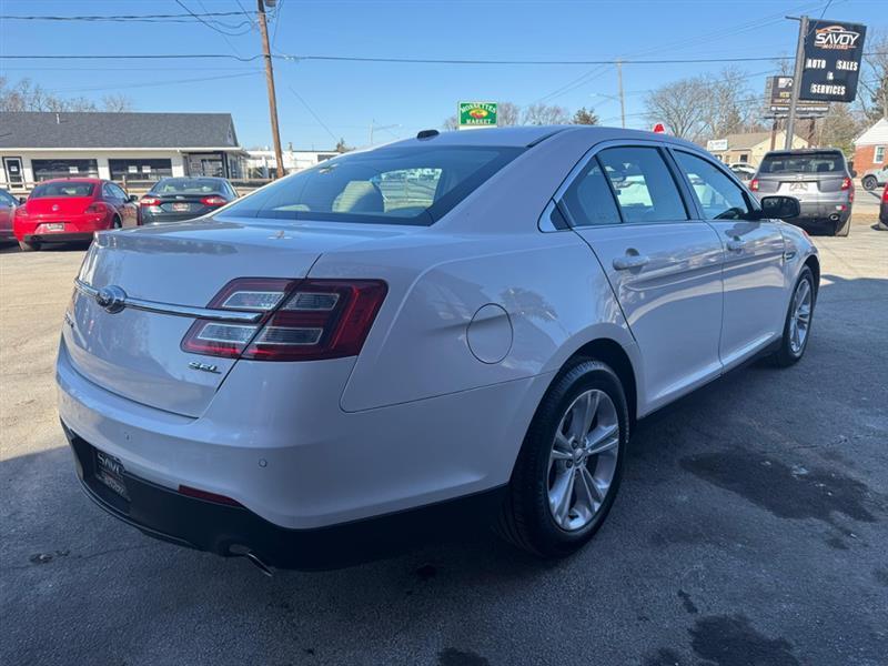 Ford Taurus SEL FWD 2016