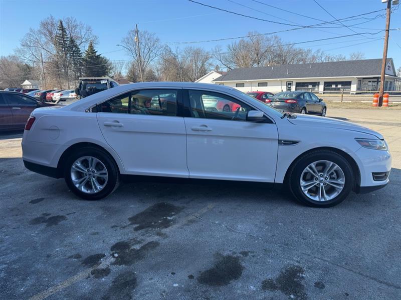 Ford Taurus SEL FWD 2016