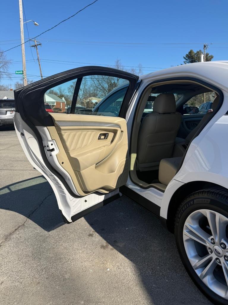 Ford Taurus SEL FWD 2016