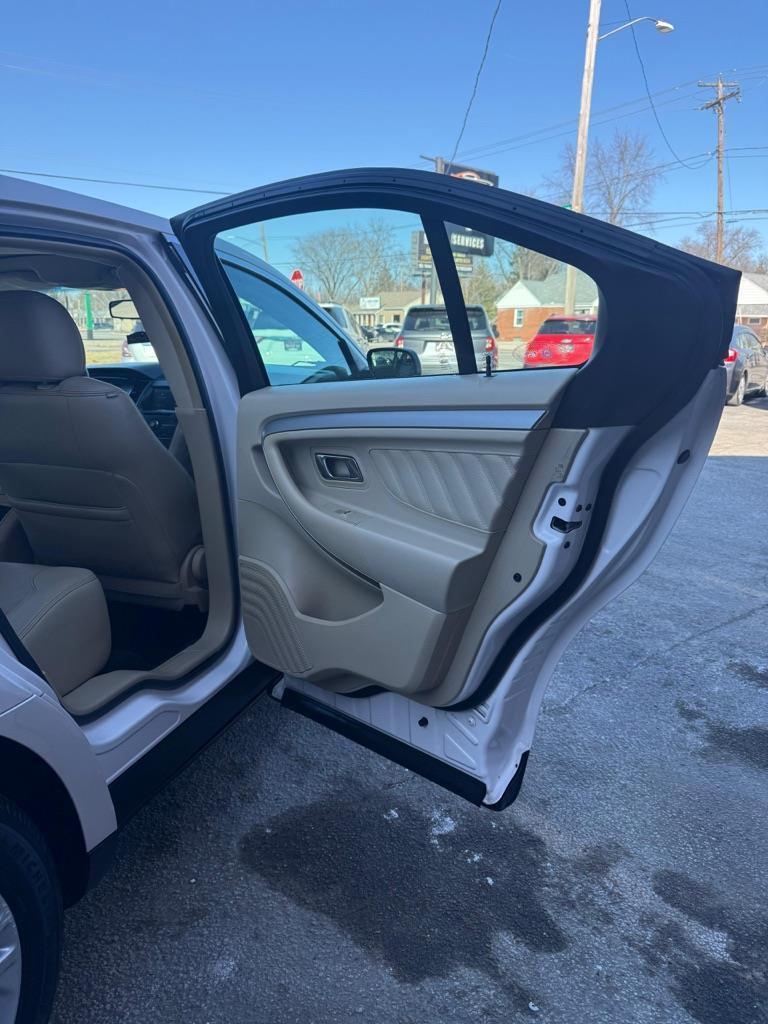 Ford Taurus SEL FWD 2016