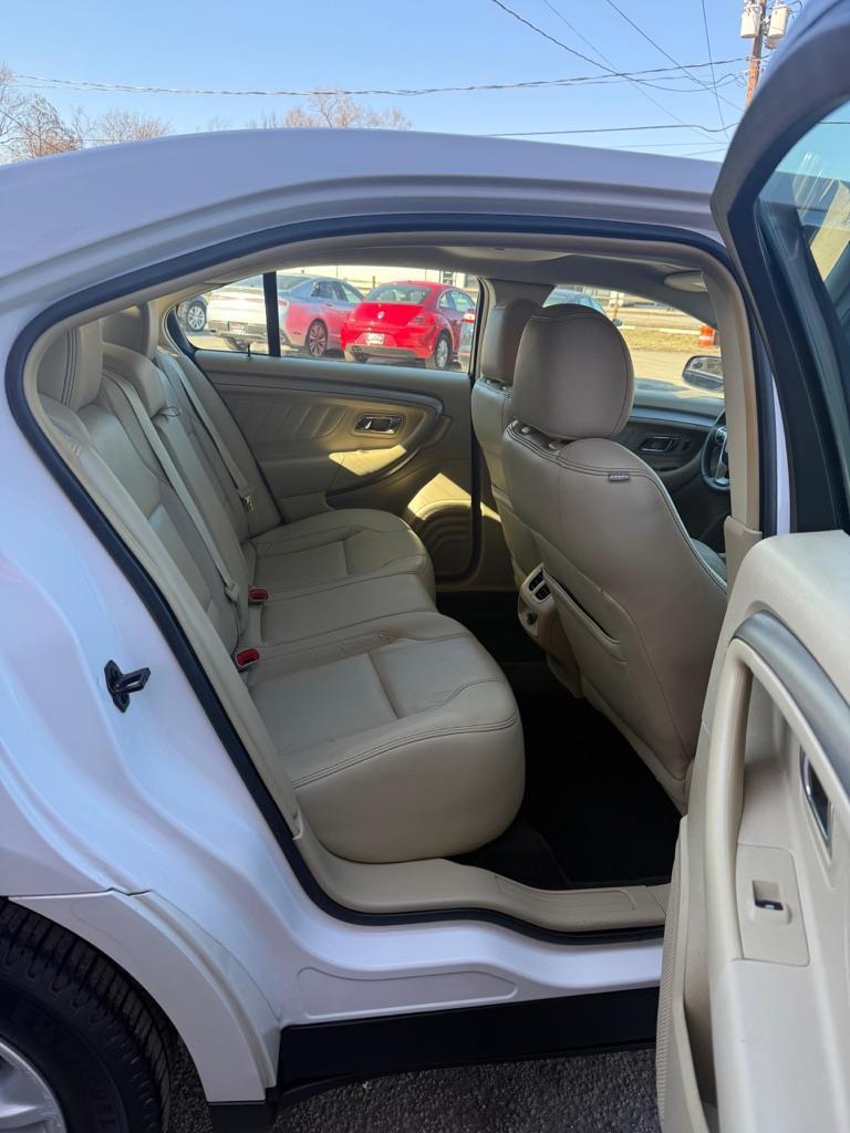 Ford Taurus SEL FWD 2016