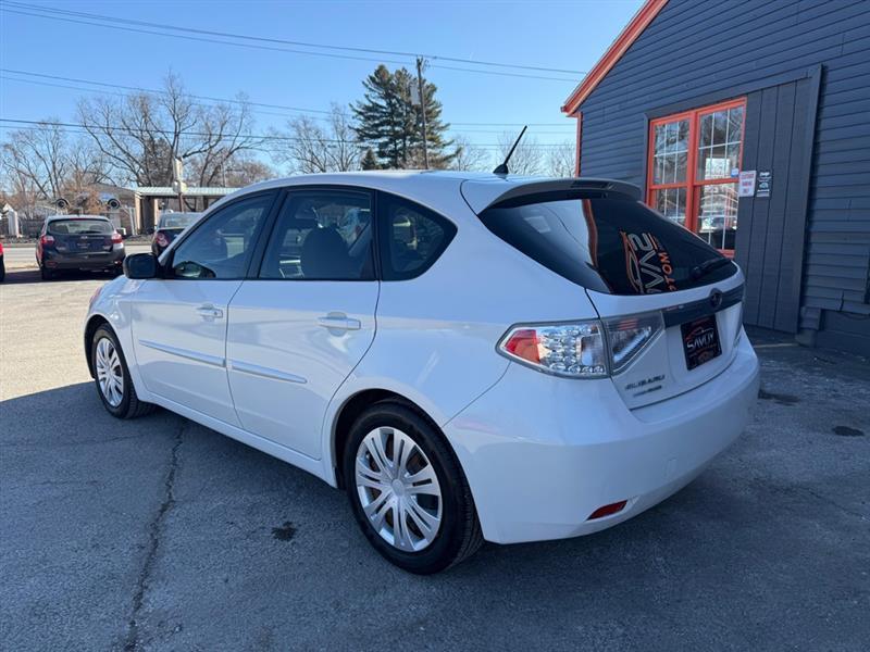 Subaru Impreza 2.5i 5-door 2010