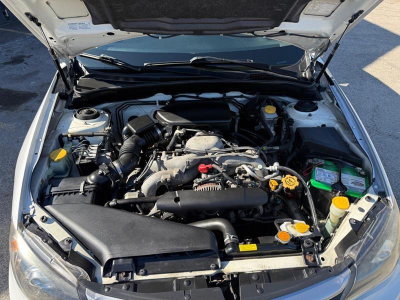 Subaru Impreza 2.5i 5-door 2010