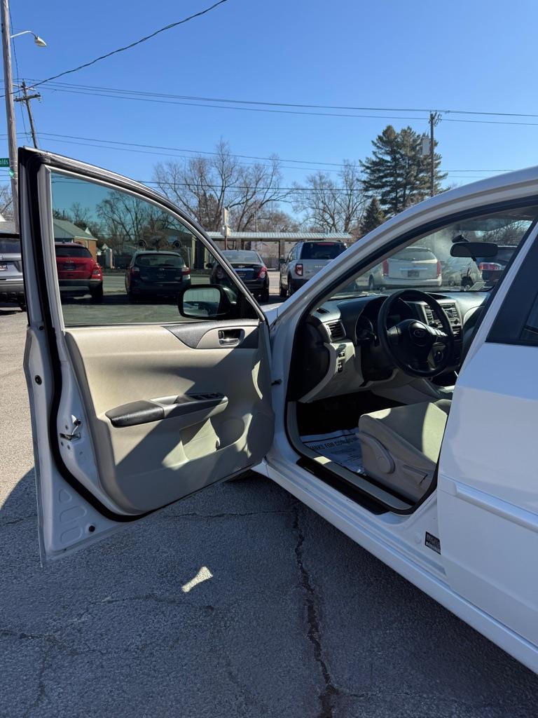 Subaru Impreza 2.5i 5-door 2010