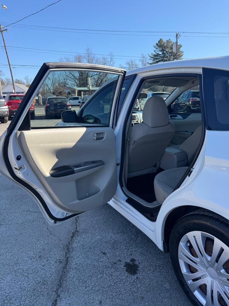 Subaru Impreza 2.5i 5-door 2010