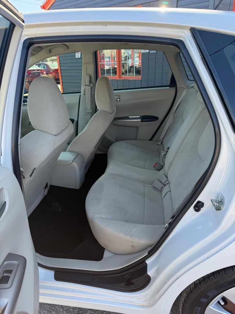 Subaru Impreza 2.5i 5-door 2010