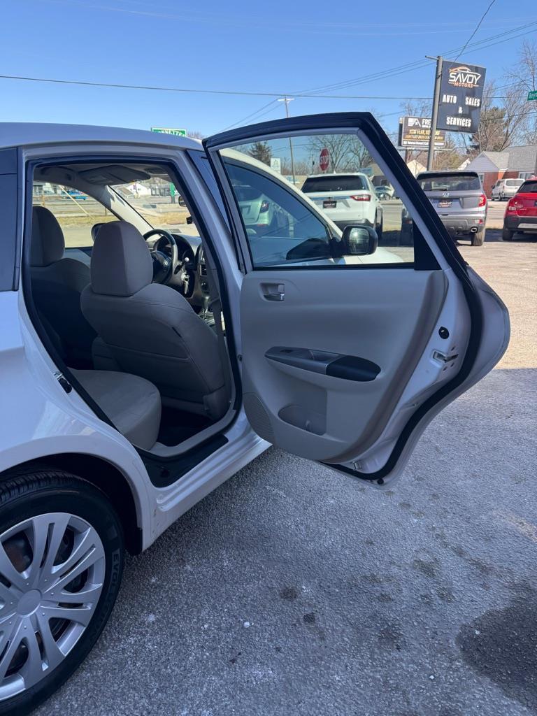 Subaru Impreza 2.5i 5-door 2010