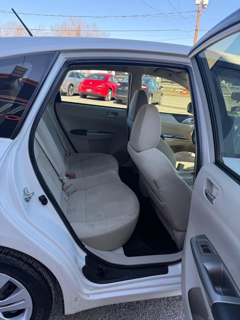 Subaru Impreza 2.5i 5-door 2010