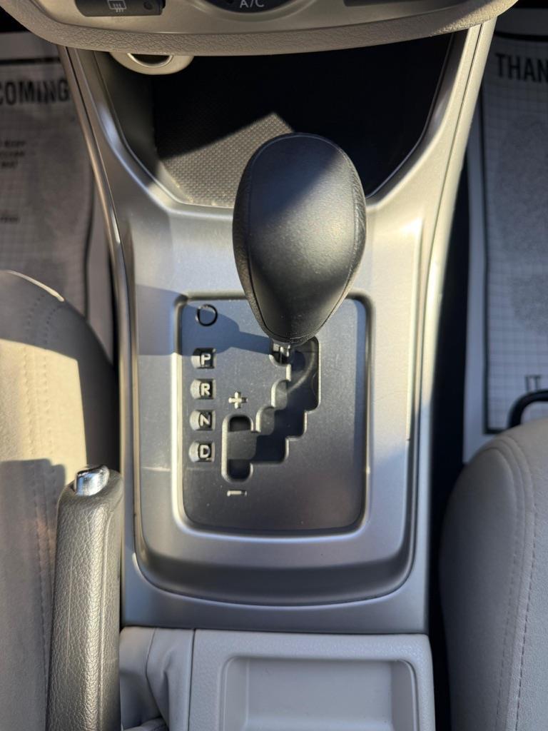 Subaru Impreza 2.5i 5-door 2010