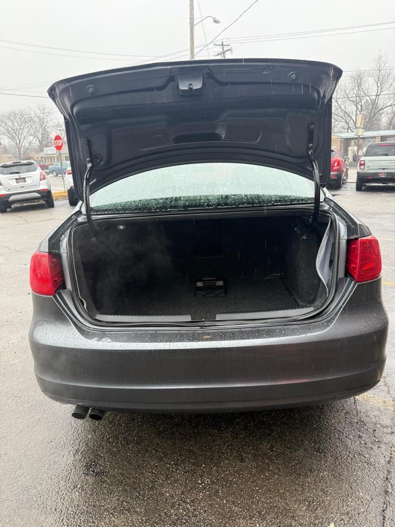 Volkswagen Jetta  2011