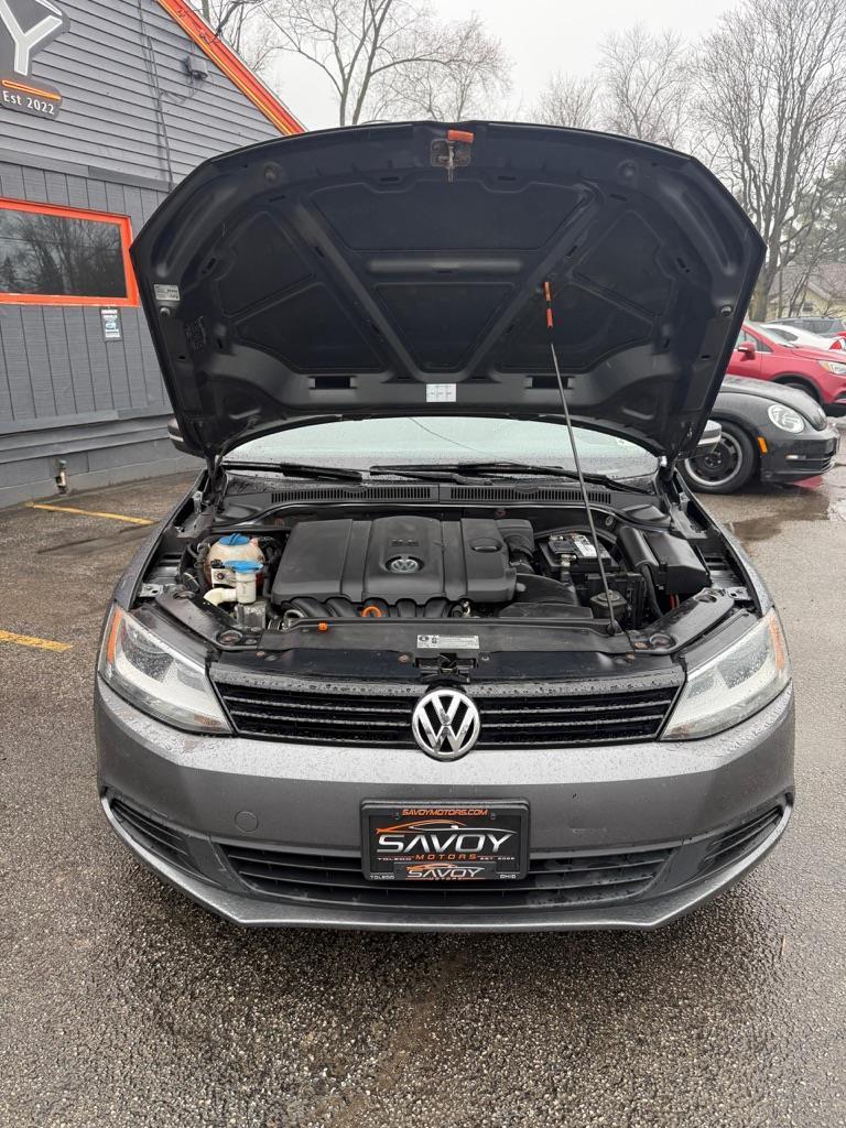 Volkswagen Jetta  2011