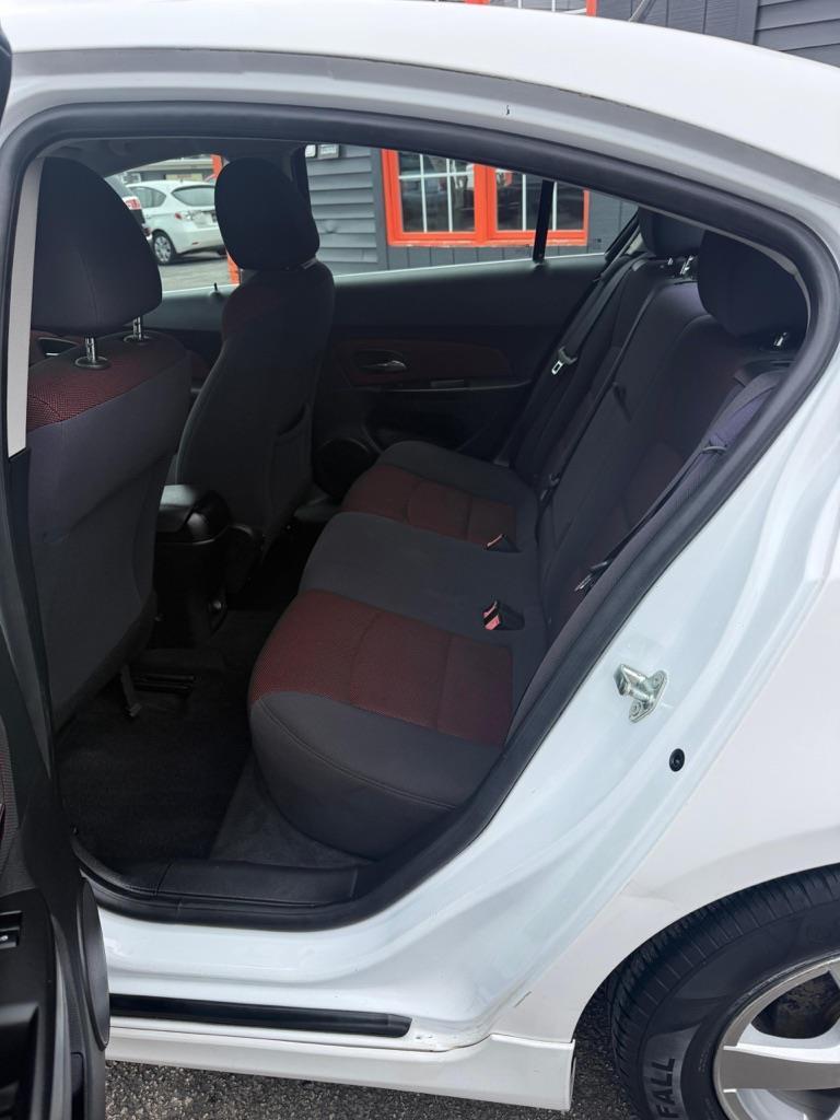 Chevrolet Cruze 1LT 2012