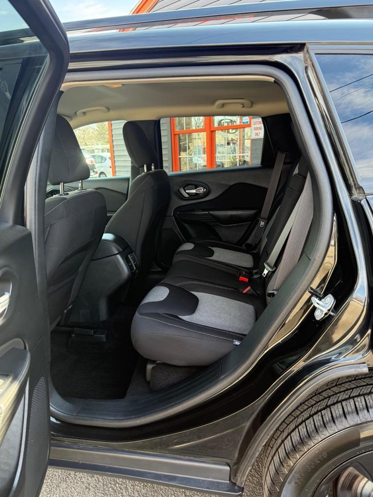 Jeep Cherokee Sport 4WD 2016