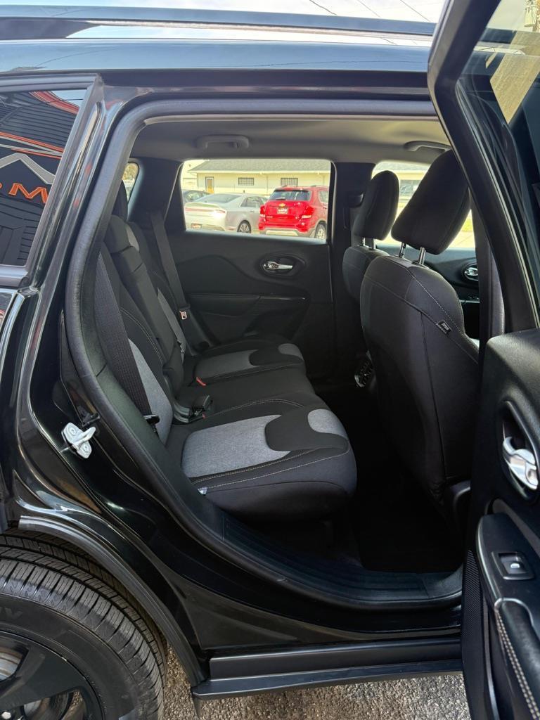 Jeep Cherokee Sport 4WD 2016