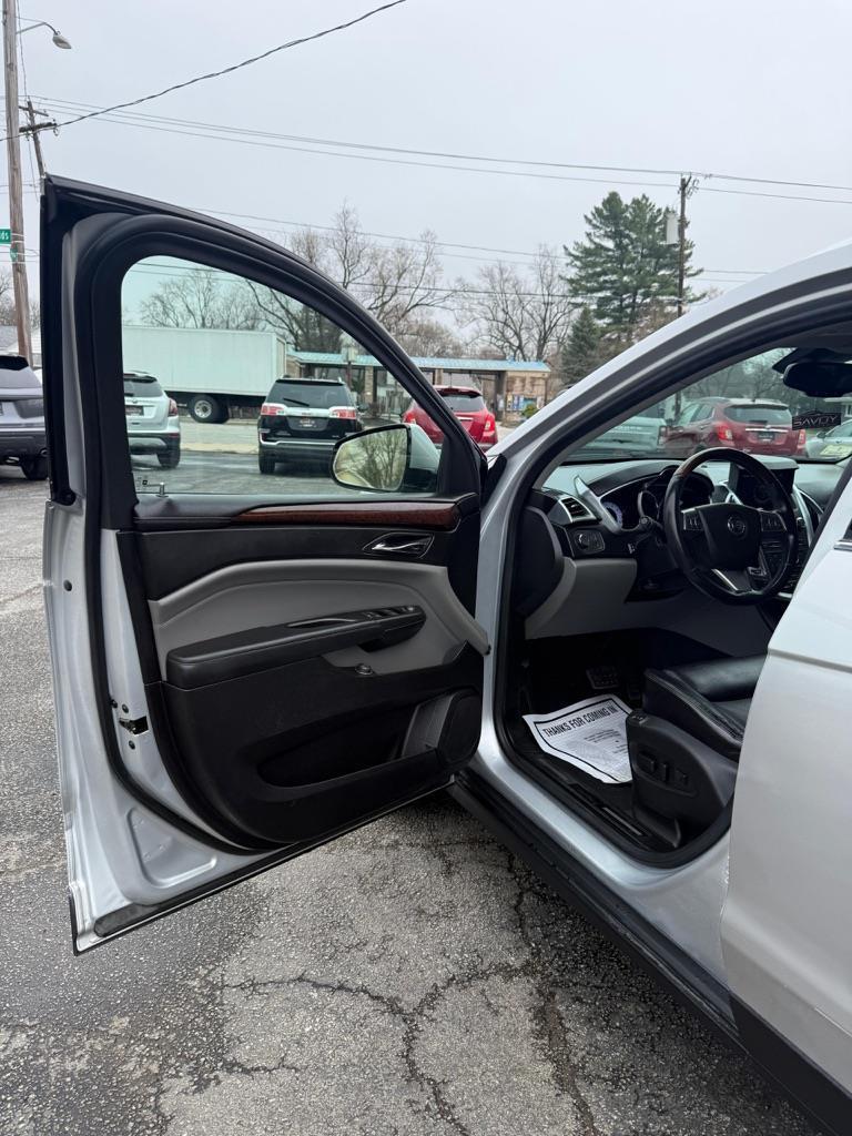 Cadillac SRX Luxury Collection 2011