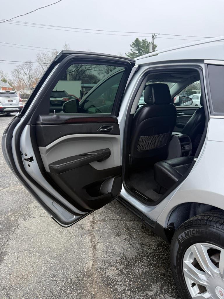 Cadillac SRX Luxury Collection 2011