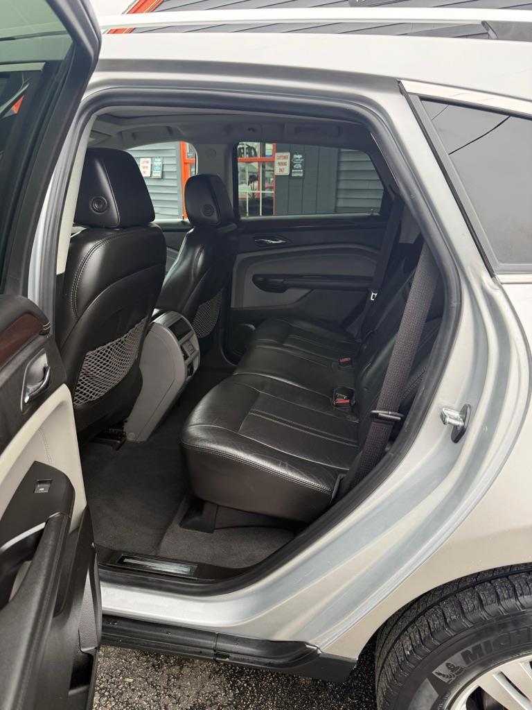 Cadillac SRX Luxury Collection 2011