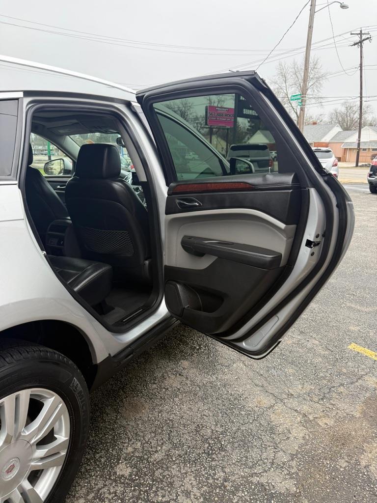 Cadillac SRX Luxury Collection 2011