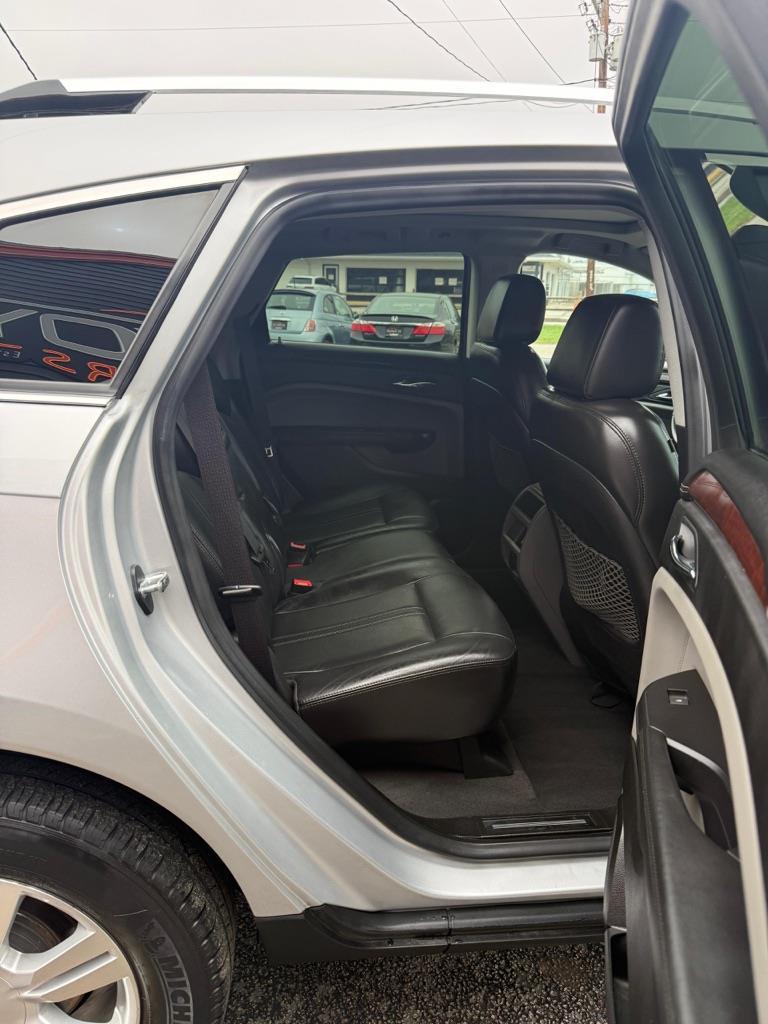 Cadillac SRX Luxury Collection 2011