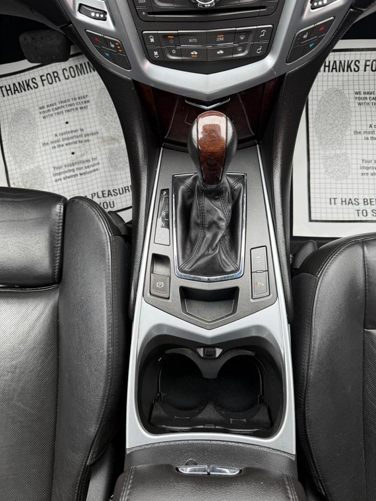 Cadillac SRX Luxury Collection 2011