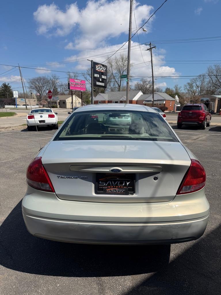 Ford Taurus SE 2006