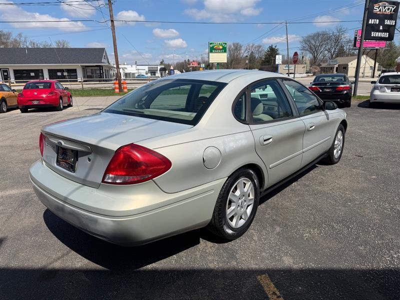 Ford Taurus SE 2006