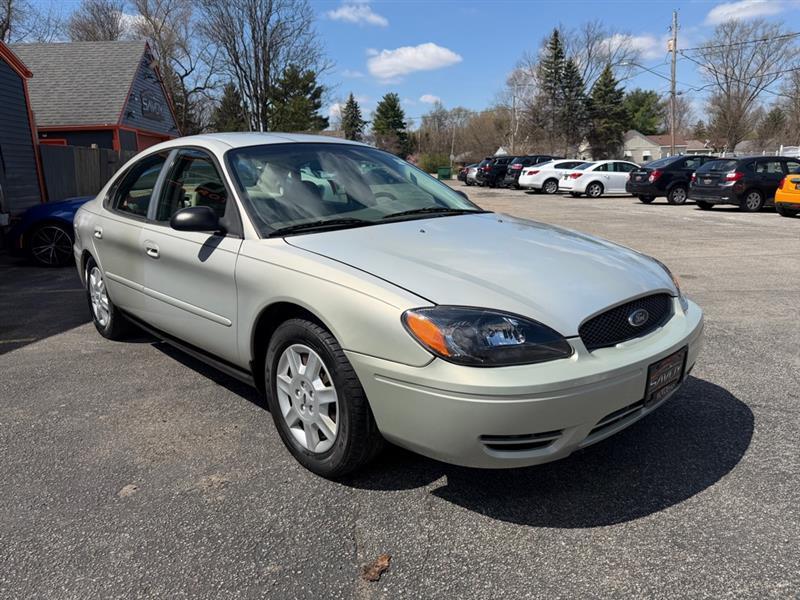 Ford Taurus SE 2006